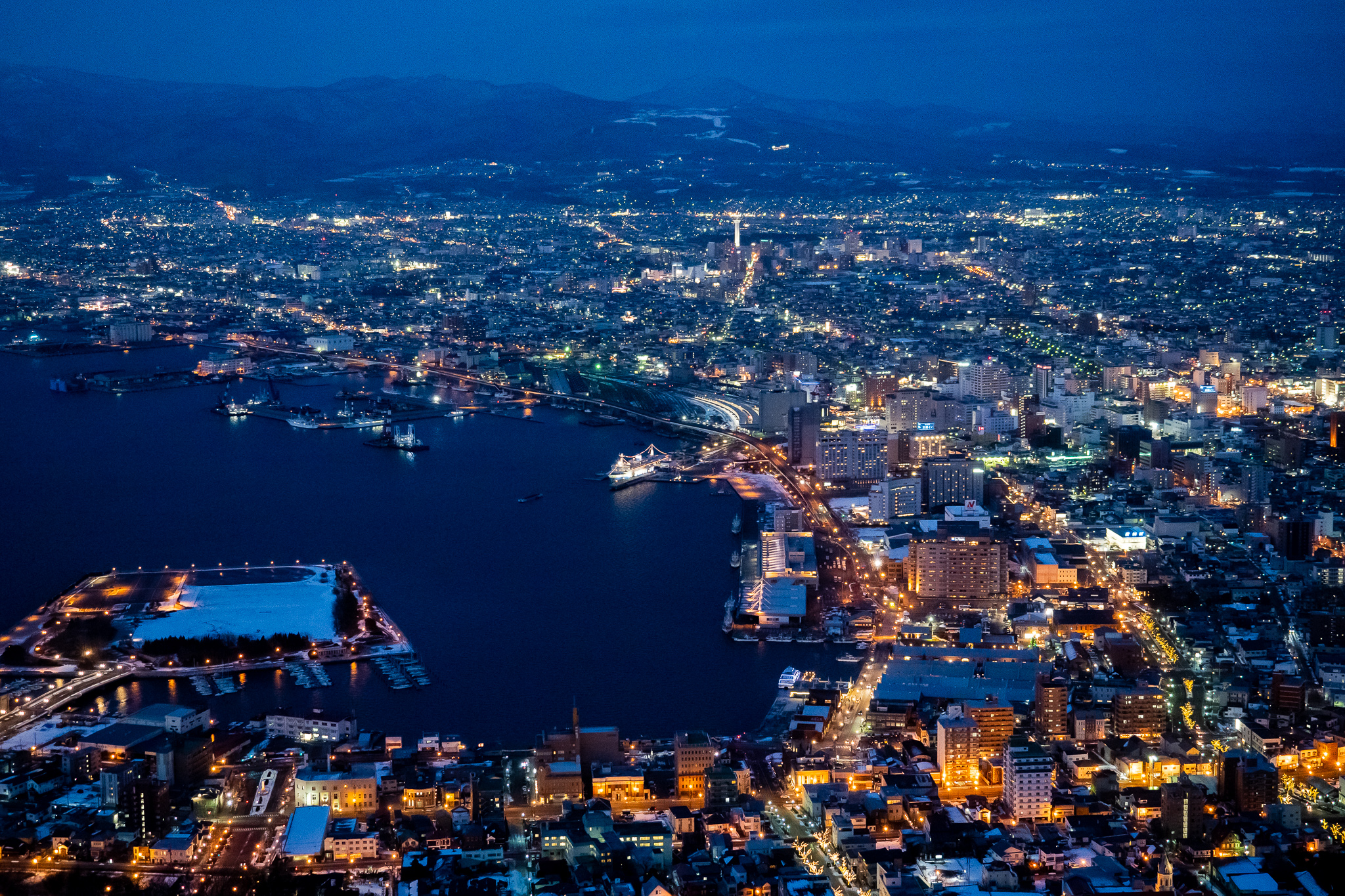 Listen to LU 旅食光